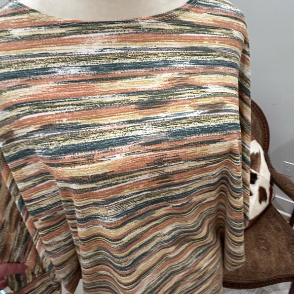 First Love Striped Multicolor Women's Top oversized - Picture 2 of 3
